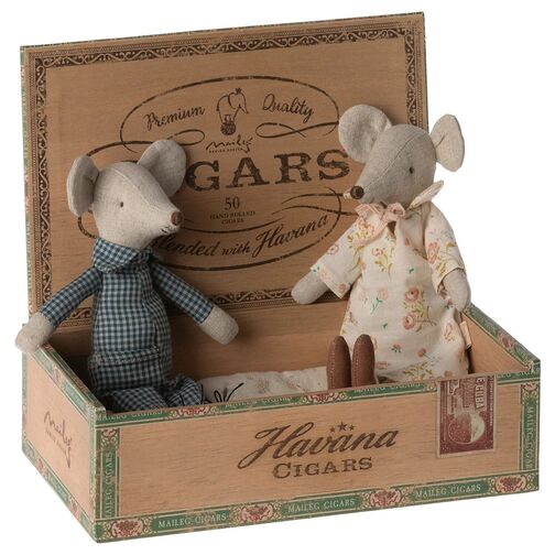 Maileg Grandma & Grandpa in Cigar Box