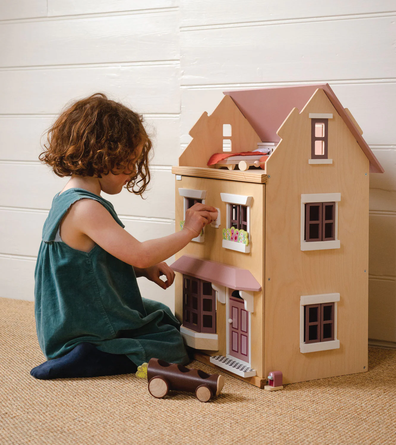 Tender Leaf Pink Foxtail Villa Dollhouse (includes furniture)